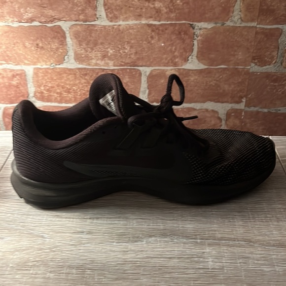 Nike boys shoes - Picture 3 of 8